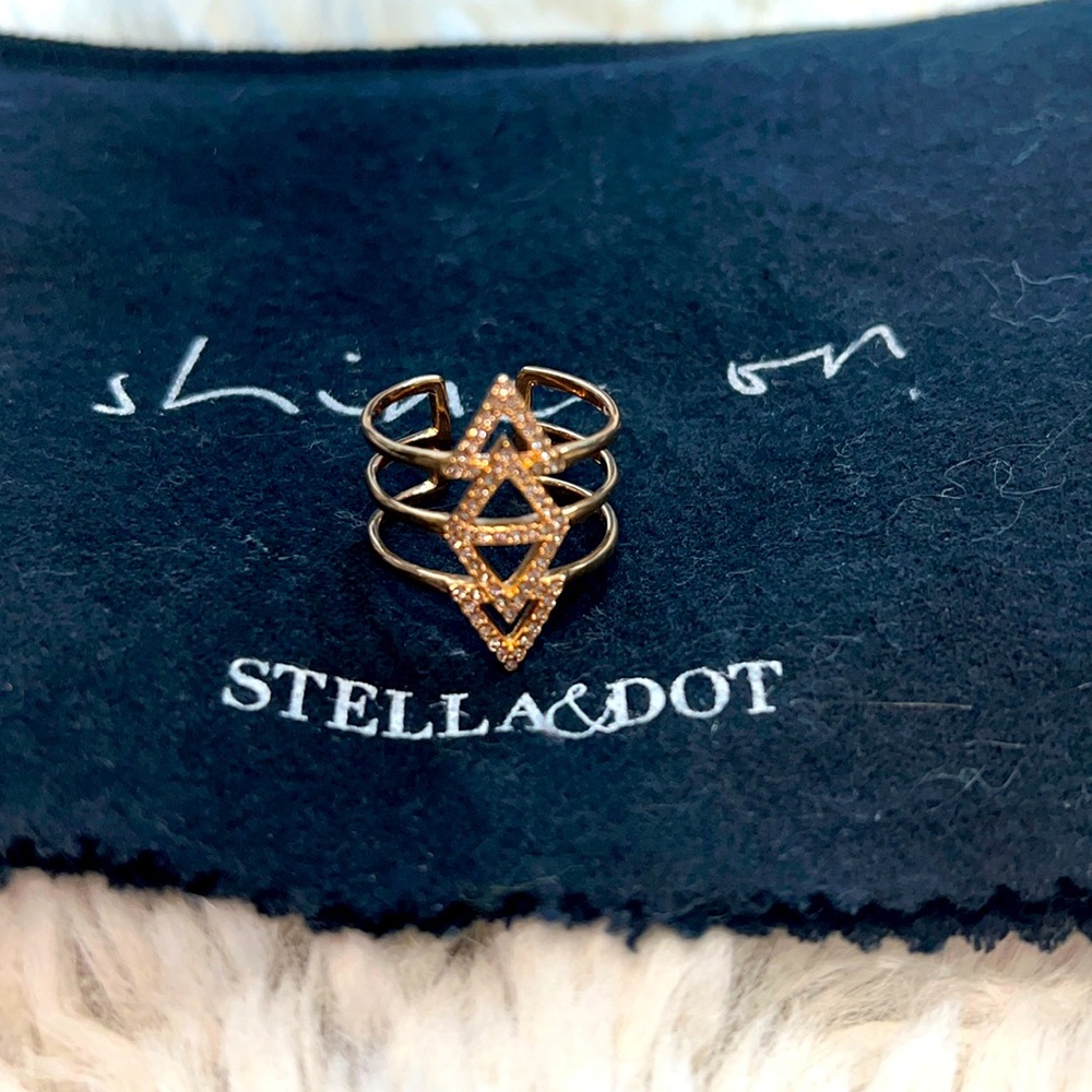 EUC Stella & Dot Pave Spear Ring
